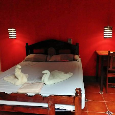 Hostal Casa Ivana León Buitenkant foto