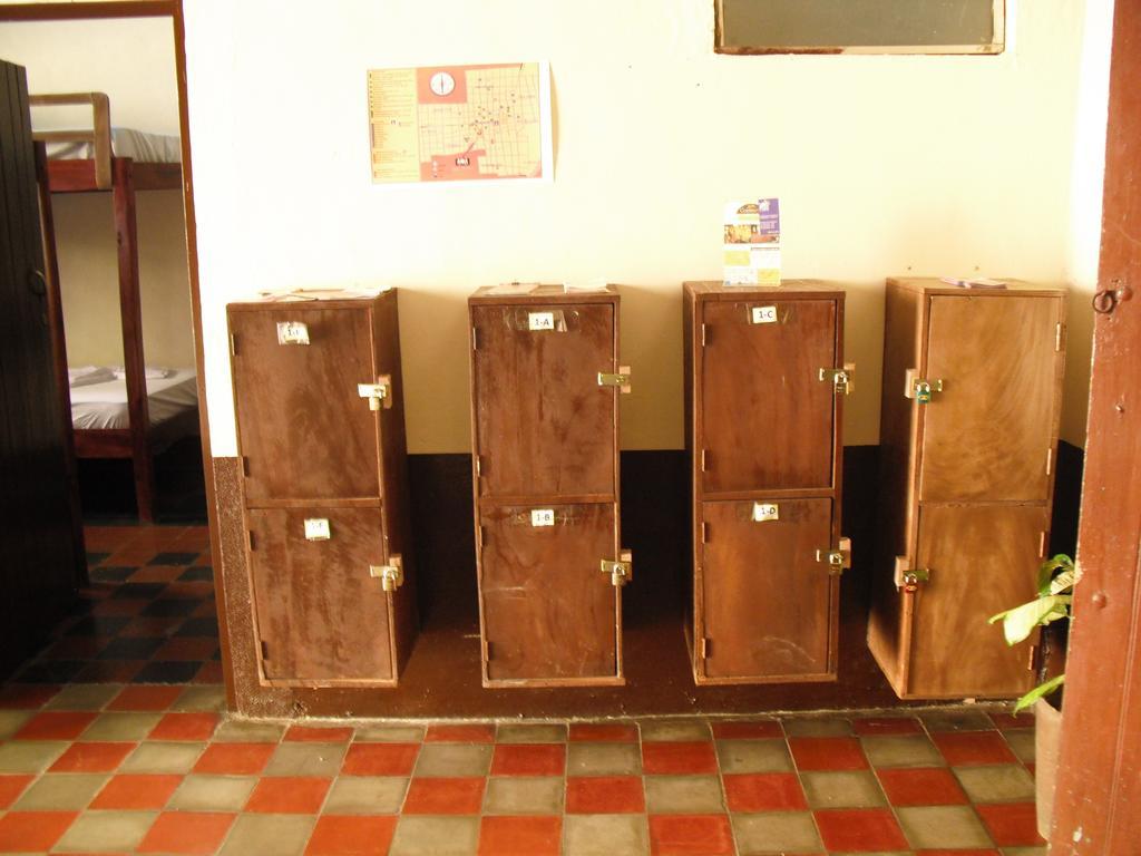 Hostal Casa Ivana León Buitenkant foto
