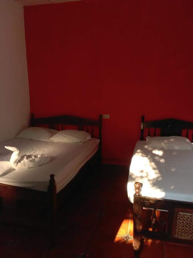 Hostal Casa Ivana León Buitenkant foto
