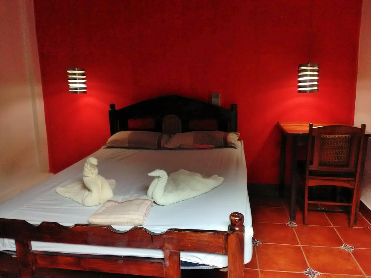 Hostal Casa Ivana León Buitenkant foto