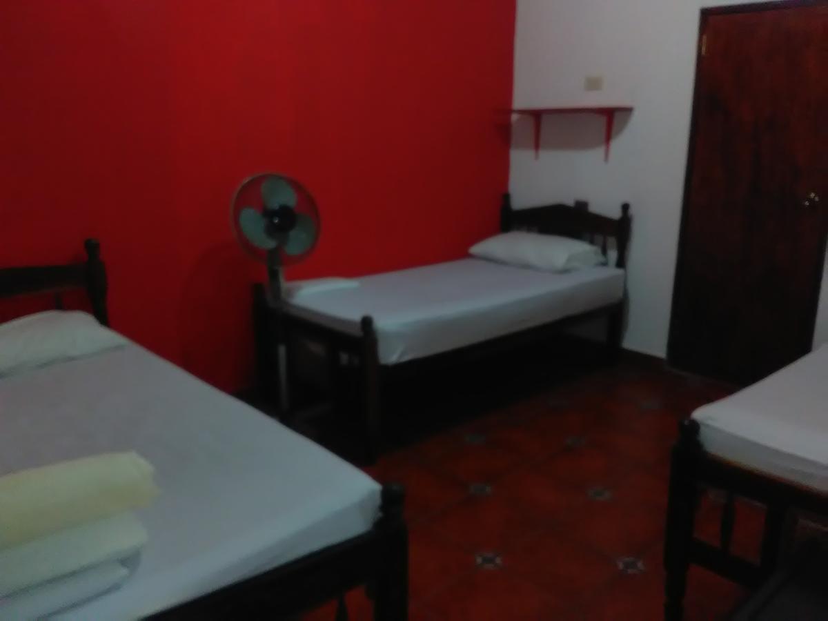 Hostal Casa Ivana León Buitenkant foto
