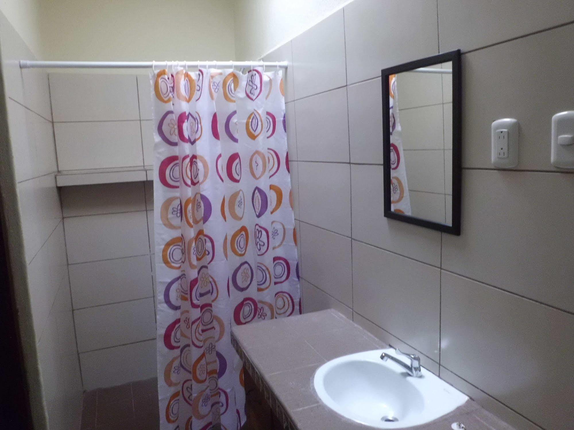 Hostal Casa Ivana León Buitenkant foto