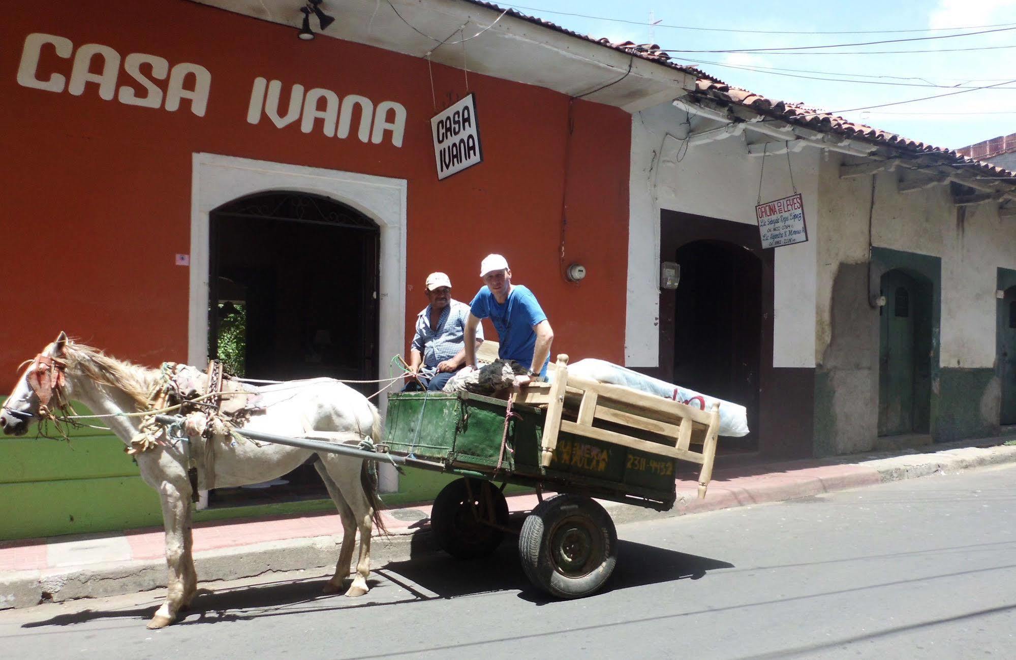 Hostal Casa Ivana León Buitenkant foto